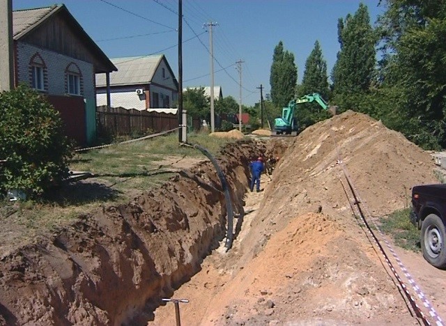 Жители поселка ВПЭЛС в Волгограде получат воду осенью
